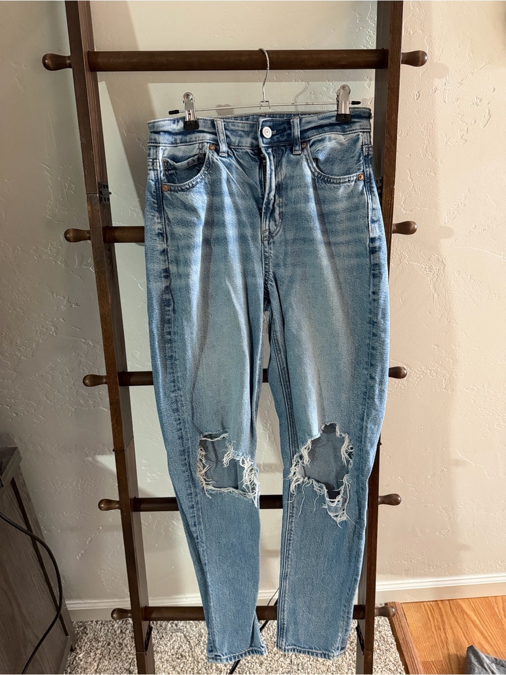 American Eagle Outfitters Light Blue Ripped Skinny Jeans